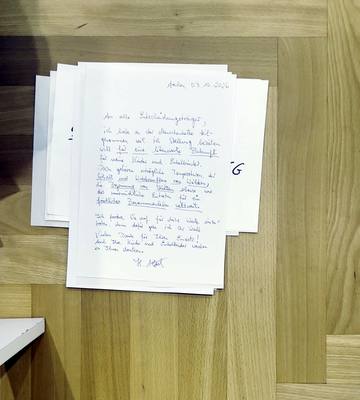 Zettel 014: Aachen, 03.10.2026 An alle Entscheidungsträger, ich habe an der Menschenkette …