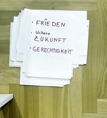 Zettel 042: - FRIEDEN - sichere ZUKUNFT - GERECHTIGKEIT