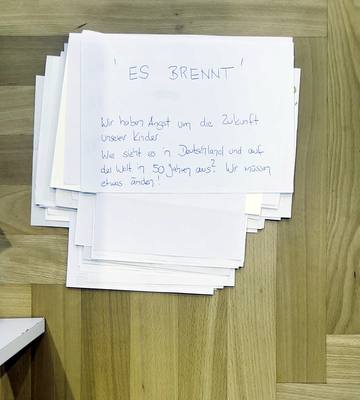 Zettel 049: ES BRENNT! Wir haben Angst um die Zukunft unseres Kindes. Wie sieht es in Deutschland und …